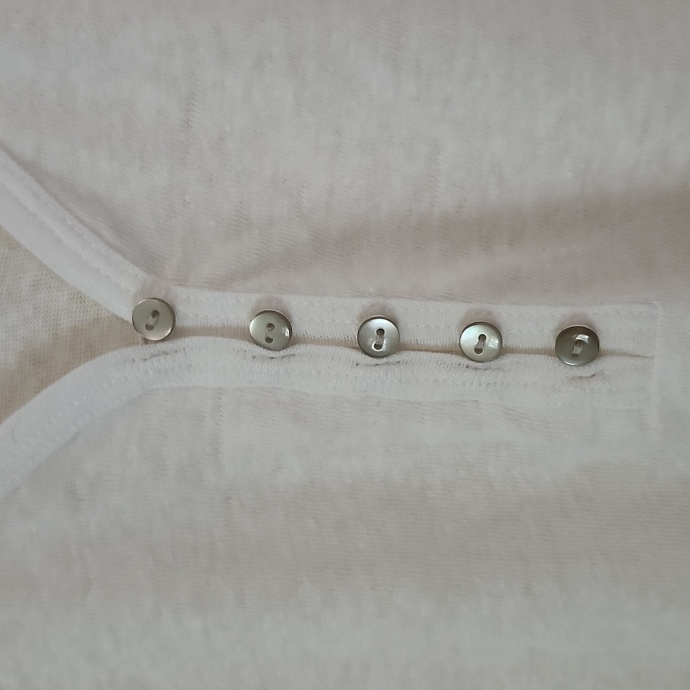 October Sale. Buy 1 Get 1 Free..Old Navy Ladies White shorts sleeved top NWT - Picture 3 of 6